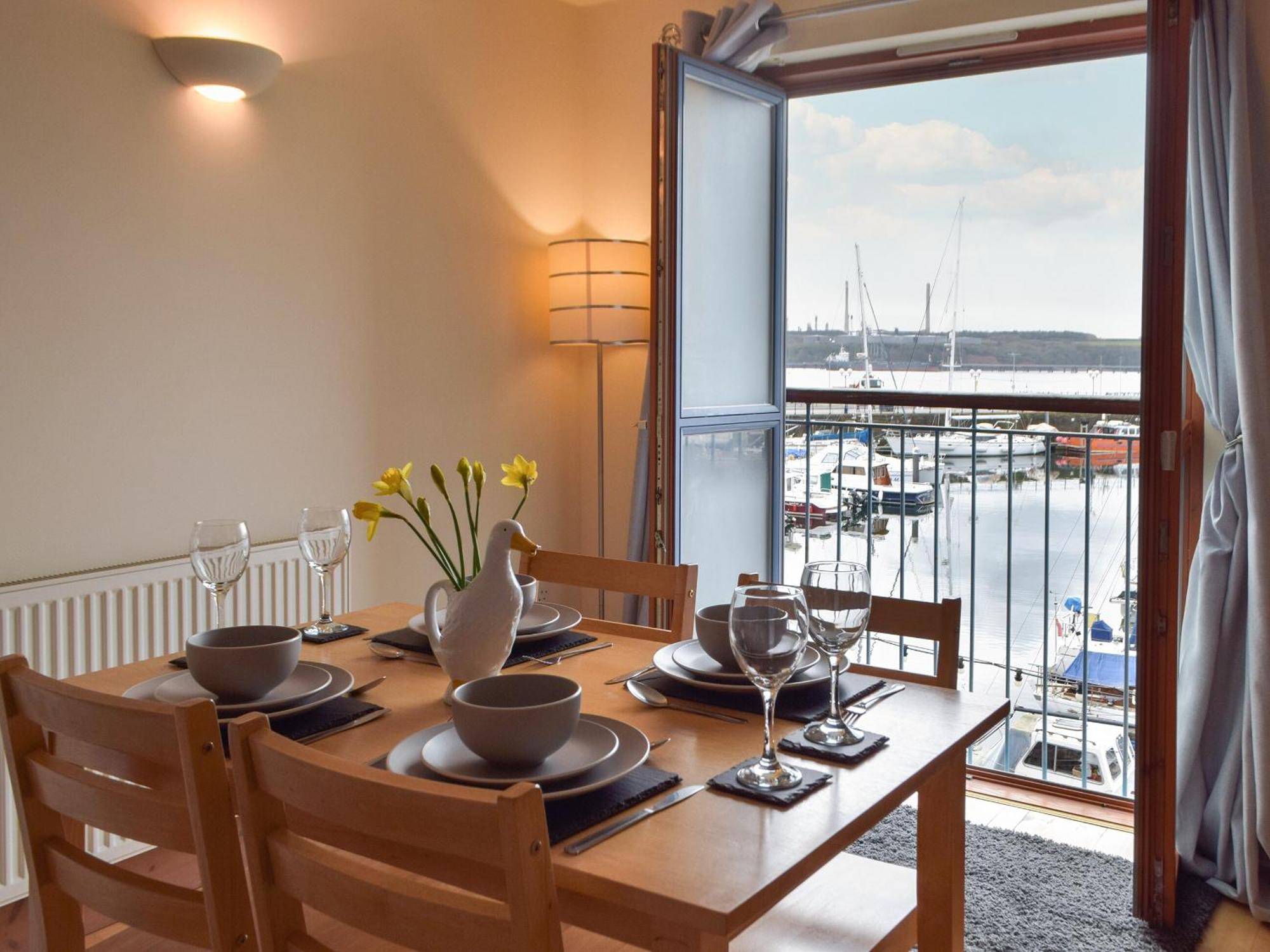 Sovereign House Milford Haven Exterior photo